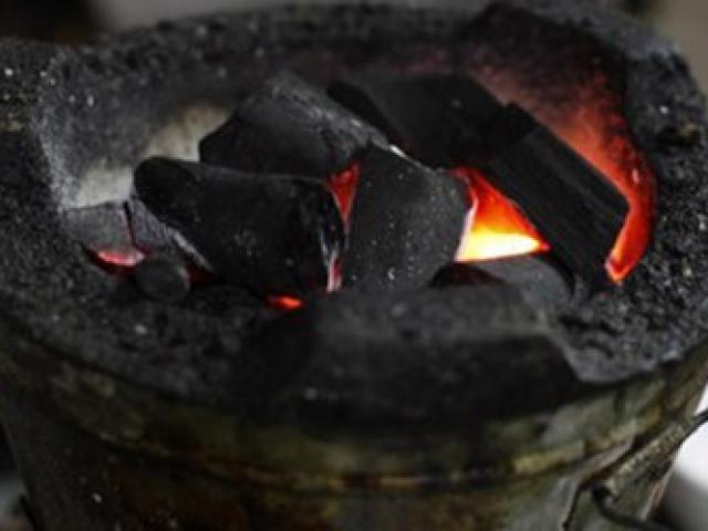 Tin tức Việt Nam - Sưởi lò than trong cabin, 3 tài xế chết thảm