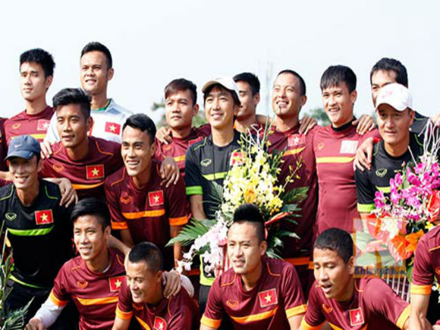 Bóng đá - Miura-VFF chia tay, cầu thủ Việt nghẹn ngào chào thầy