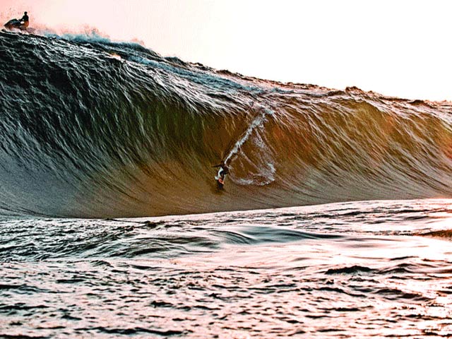 Thể thao - VĐV bị cơn sóng thần "nuốt chửng"