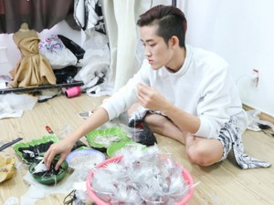 Đột nhập phòng làm việc của top 3 Project Runway