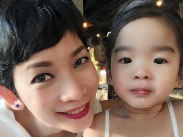 Người mẫu - Hoa hậu - Xuân Lan chỉ trích Hiếu Hiền vì đưa con vừa sinh đóng phim