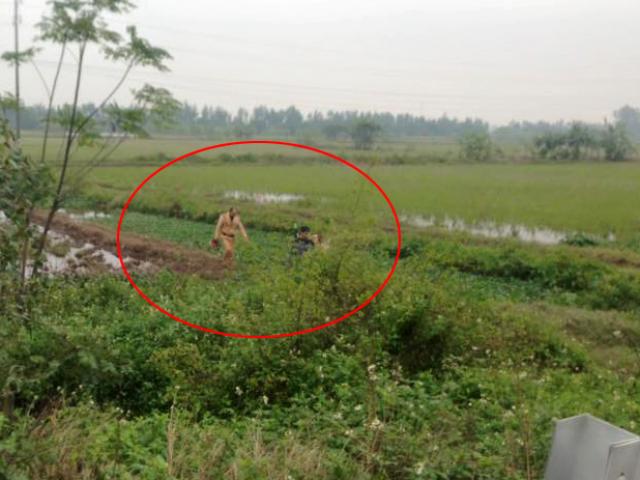 Tin tức trong ngày - Dân hô cướp, CSGT lao xuống ruộng bắt 2 đối tượng bỏ chạy