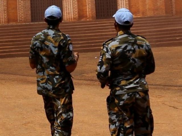 Thế giới - Lính LHQ bị tố ép trẻ em châu Phi đổi sex lấy thức ăn