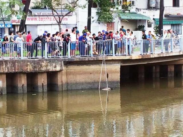 Tin tức trong ngày - Thi thể nam sinh chết bất thường trên kênh Nhiêu Lộc