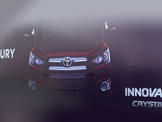 Ô tô - Xe máy - Toyota Innova Crysta mới lần đầu lộ mặt