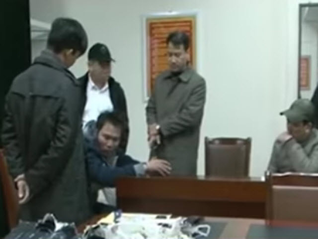 Pháp luật - Cặp đôi “chân rết” lái taxi đi buôn ma túy đá