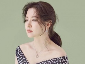 Làm đẹp - Bí kíp trẻ mãi không già của 'quý bà oxy' Lee Young Ae