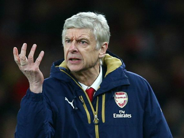 Bóng đá - Wenger "nổi điên" mắng trọng tài, cãi vã đồng nghiệp