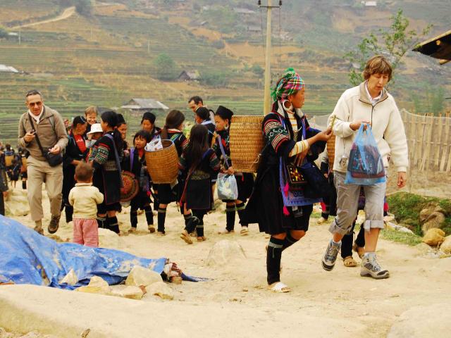 Du lịch - 13 lý do khiến khách Tây không muốn quay lại Việt Nam