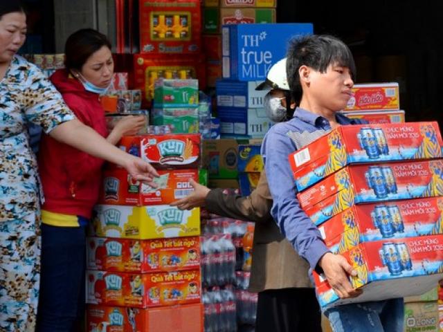 Thị trường - Tiêu dùng - Nguồn cung ổn định, giá bia vẫn nhảy loạn xạ