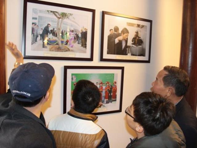 Tin tức trong ngày - Rưng rưng tại khu tưởng niệm ông Nguyễn Bá Thanh ngày giỗ đầu