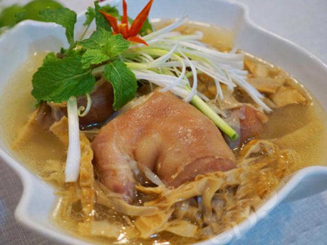 Ẩm thực - Công thức nấu canh măng khô móng giò ngậy mà không ngán