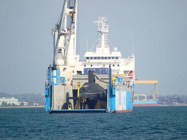 Tin tức trong ngày - Tàu ngầm Đà Nẵng vào Quân cảng Cam Ranh