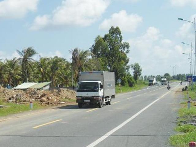 Pháp luật - Va quẹt xe, 2 người bị chém gục