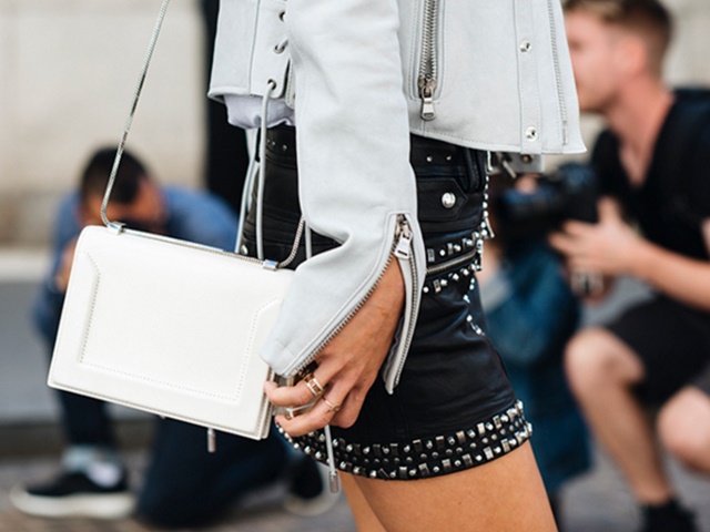 Bí quyết mặc đẹp - Cách xử lý quần áo đã lâu không mặc