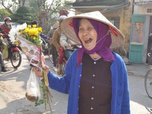 Tin tức trong ngày - Đi chợ phiên Đông Biên lớn nhất cuối cùng trong năm