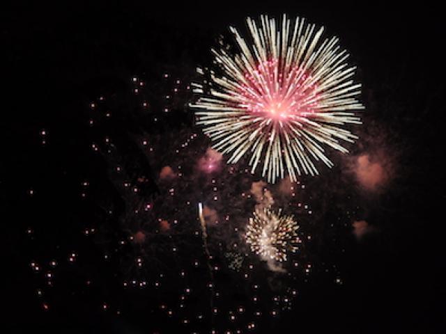 Tin tức trong ngày - Clip: Pháo hoa rực rỡ trên bầu trời TP.HCM