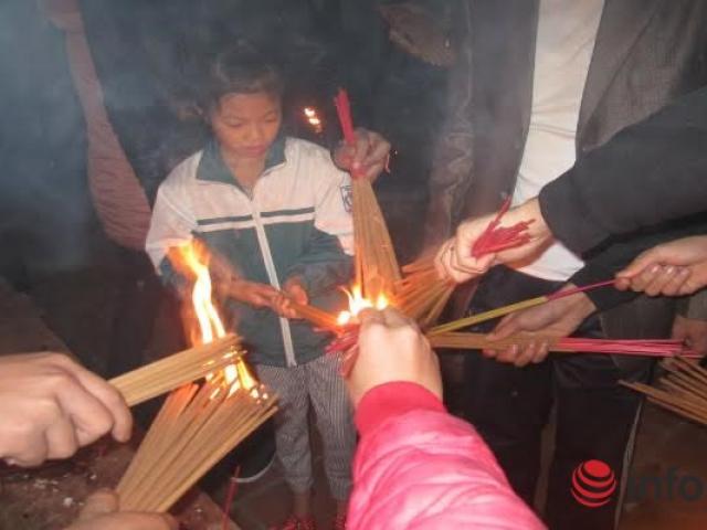 Tin tức trong ngày - Về nơi nô nức đi xin lửa lấy may đêm giao thừa