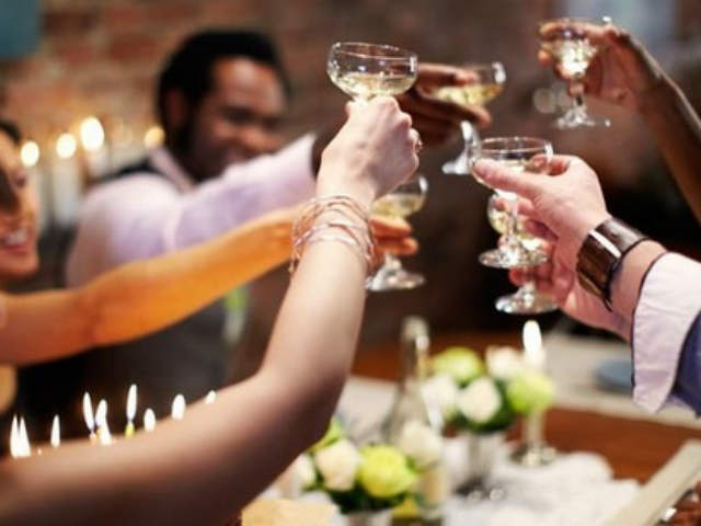 Bạn trẻ - Cuộc sống - Ấm ức vì chồng say khướt suốt Tết