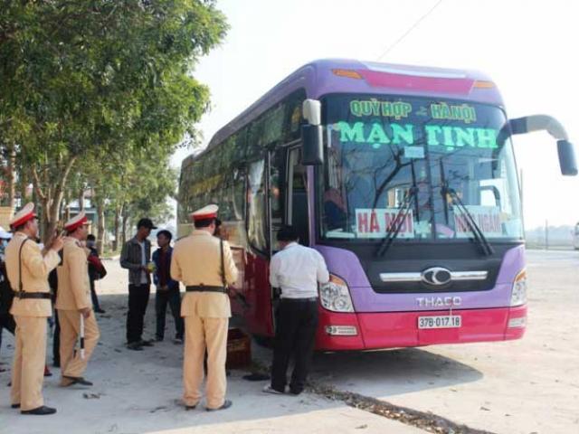 Tin tức trong ngày - Bắt xe khách 46 chỗ ''nhồi" 71 người