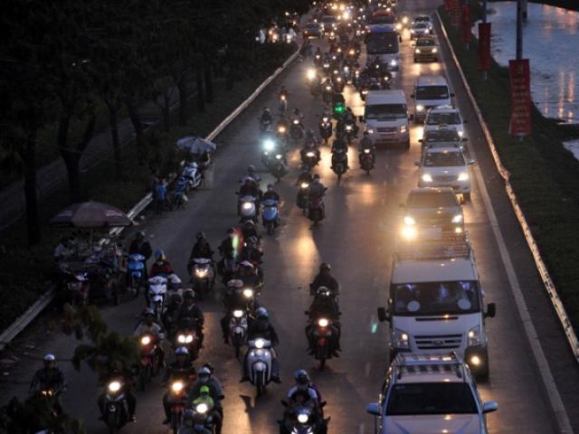 Tin tức trong ngày - Kỳ lạ người dân ùn ùn đổ về TPHCM nhưng không tắc đường