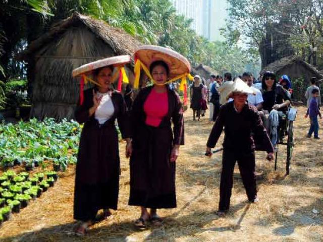 Tin tức trong ngày - Ảnh: Người Hà Nội du xuân trở về những năm 1945