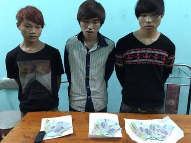 Video An ninh - 3 tên cướp tuổi teen "đè đầu" bà lão cướp 25 triệu