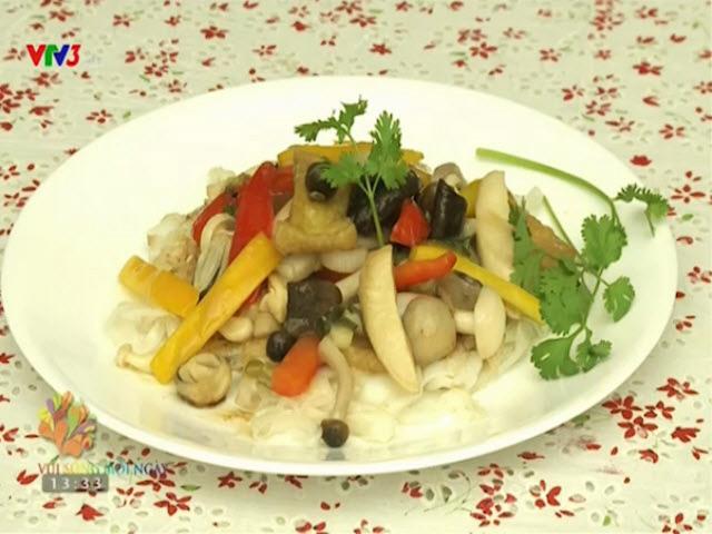 Ẩm thực - Phở áp chảo sốt nấm, món chay thanh đạm ngày sau Tết