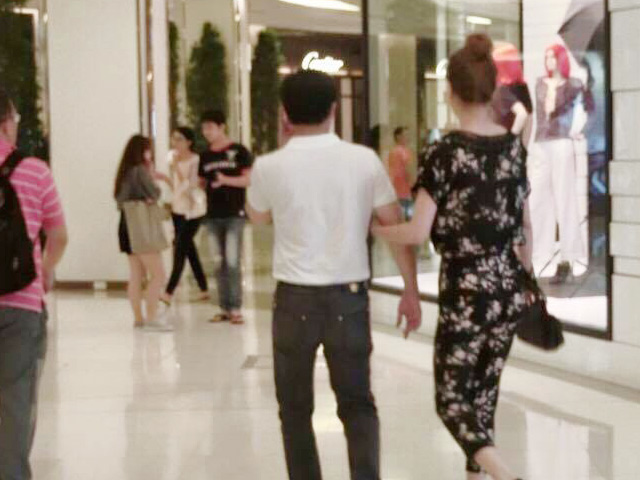 Người mẫu - Hoa hậu - Lộ ảnh Hà Hồ tình tứ với 'đại gia kim cương' ở Bangkok