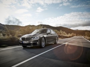 Ô tô - Xe máy - Soi mẫu &quot;át chủ bài&quot; M760li Drive của BMW