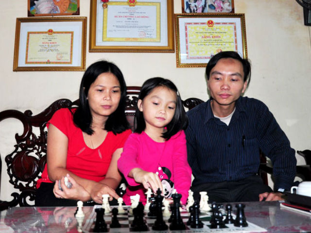 Môn thể thao khác - Cẩm Hiền - Cô bé ngủ mơ cũng... chơi cờ