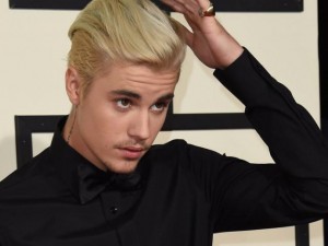 Ca nhạc - MTV - Justin Bieber gây bất ngờ với vẻ ngoài nam tính