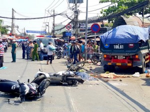Tin tức trong ngày - Tài xế xe &quot;điên&quot; gây tai nạn kinh hoàng ở TPHCM ra trình điện