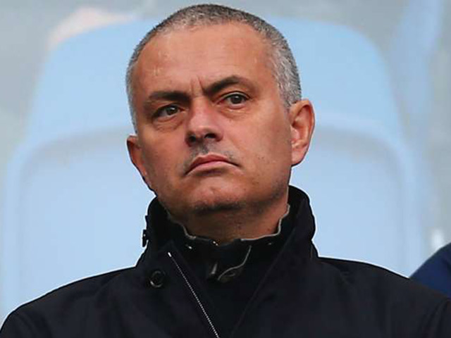 Mourinho "bẻ kèo" vì MU không có hi vọng dự cúp C1