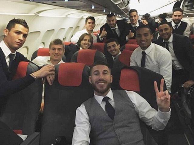 Bóng đá Pháp - Sôi động cúp C1 18/2: Dàn sao Real ăn mừng trên máy bay