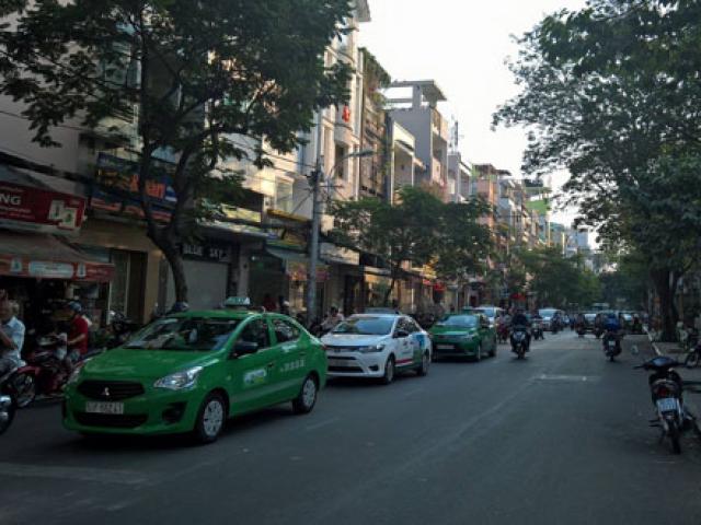 Tin tức trong ngày - Nhà xe dùng taxi, xe ôm đối phó lệnh cấm từ Bí thư Thăng