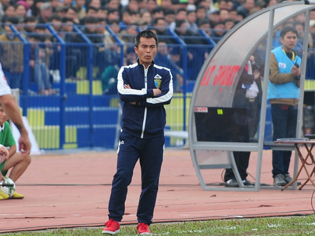 Bóng đá - Quân bầu Hiển thua đậm, HLV Minh Đức chê hậu vệ đội nhà