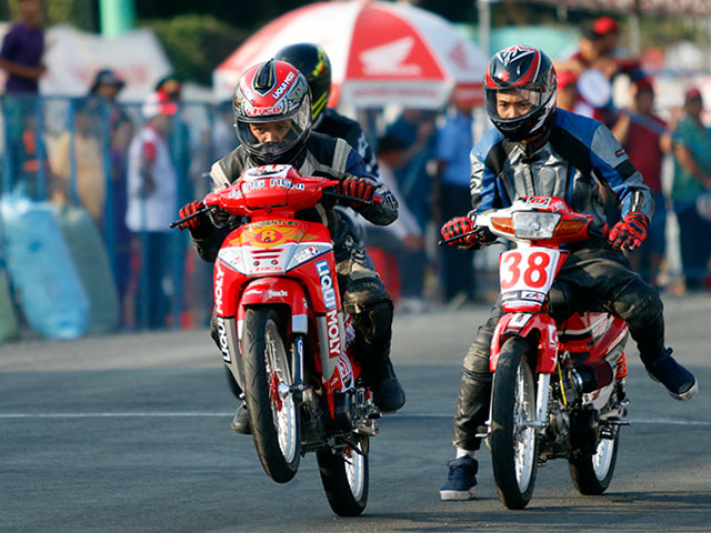 Thể thao - Giải đua xe motor VĐQG: Kịch tính đến nghẹt thở