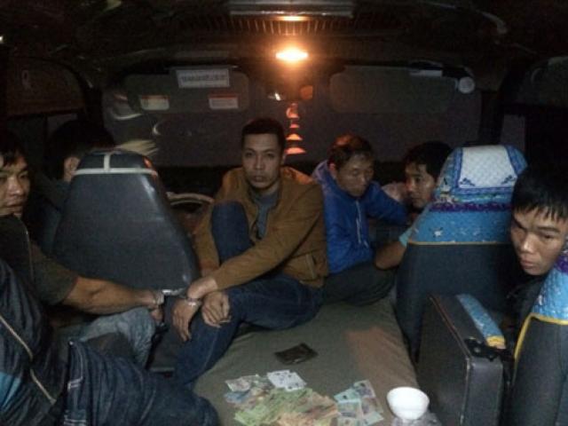 Pháp luật - Ly kỳ vụ bắt sới bạc “vừa đi vừa đánh”