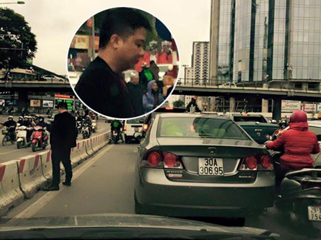 Tin tức trong ngày - Nam thanh niên xuống ô tô, tiểu bậy giữa phố đông người