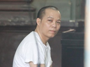 Pháp luật - Kẻ hiếp dâm 3 con của vợ kế hầu tòa