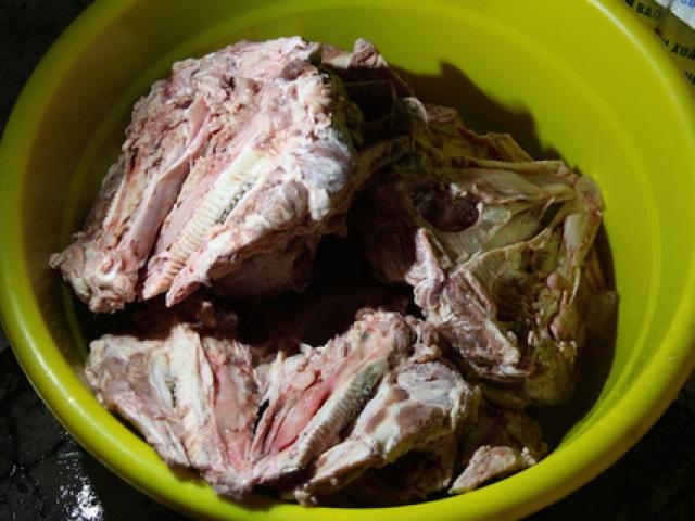 Giá cả hàng hóa - Tuồn hàng trăm ký nội tạng không rõ nguồn gốc về Cần Thơ