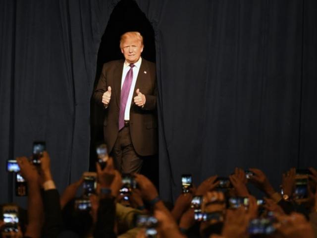 Thế giới - Tỉ phú Trump: Việt Nam cướp việc làm của dân Mỹ