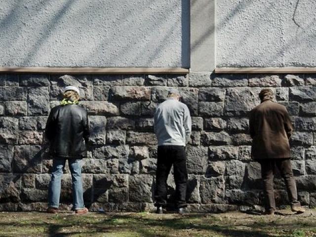 Thế giới - "Quý ông" đái bậy sẽ bị xử lý thế nào ở nước ngoài?