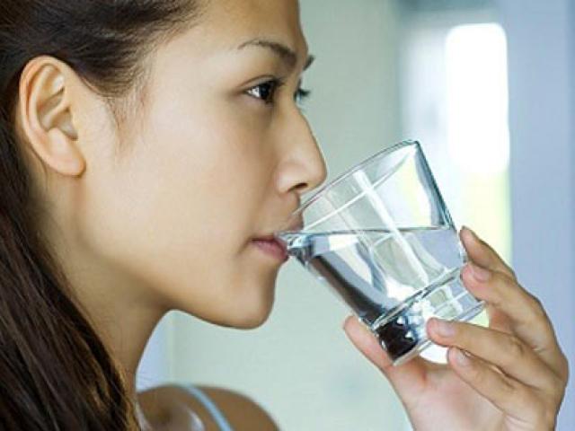 Những sai lầm ai cũng mắc khi súc miệng nước muối ấm buổi sáng