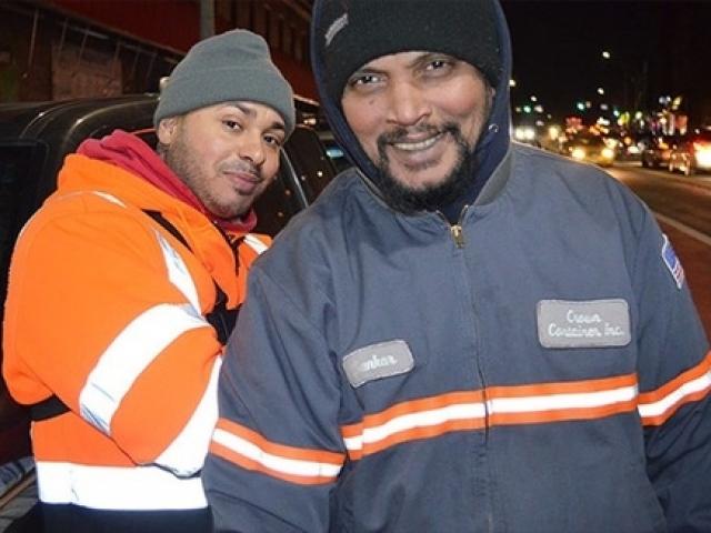 Doanh nhân - Công nhân thu gom rác ở Mỹ nhận lương 6 con số