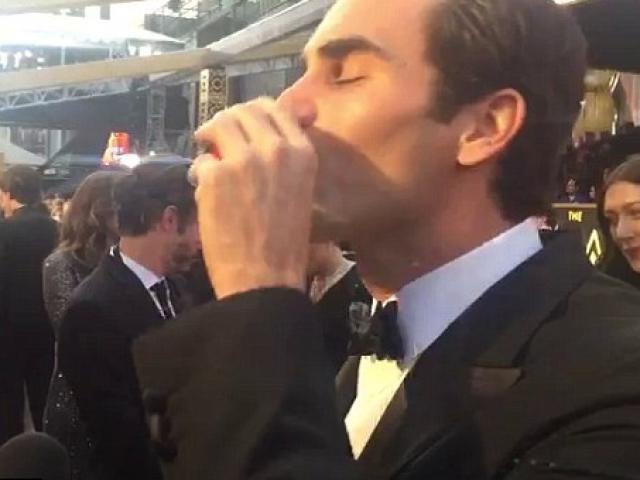 Thể thao - Federer tu rượu mạnh, quyết soán ngôi Djokovic