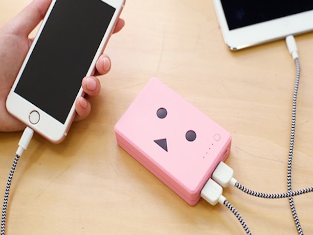 Công nghệ thông tin - Sạc dự phòng có ngoại hình miễn chê đến từ Nhật Bản