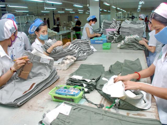 Thị trường - Tiêu dùng - Vì sao Campuchia vượt Việt Nam xuất khẩu dệt may vào EU?