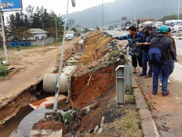 Tin tức trong ngày - Đứt dây cần cẩu, đội trưởng đội thi công tử vong